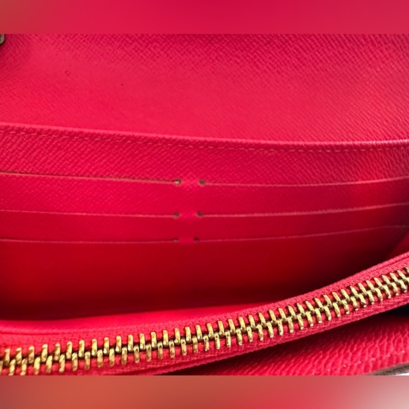 Authentic Louis Vuitton Monogram Multicolor Sarah Wallet 
Pre loved - Picture 10 of 12